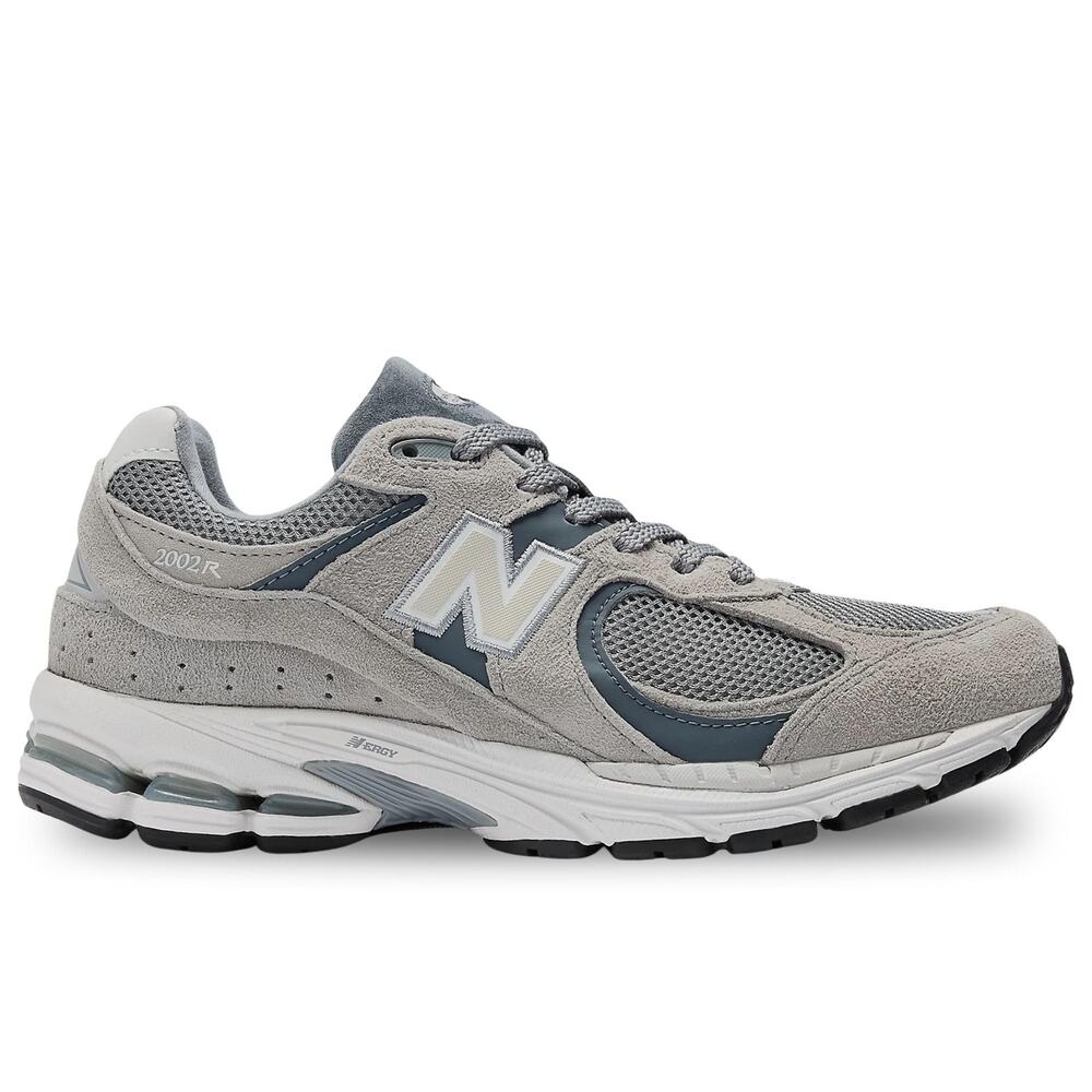 NWT New Balance 2002R Sneakers, Grey/Grey, Men 9 / Women 10.5